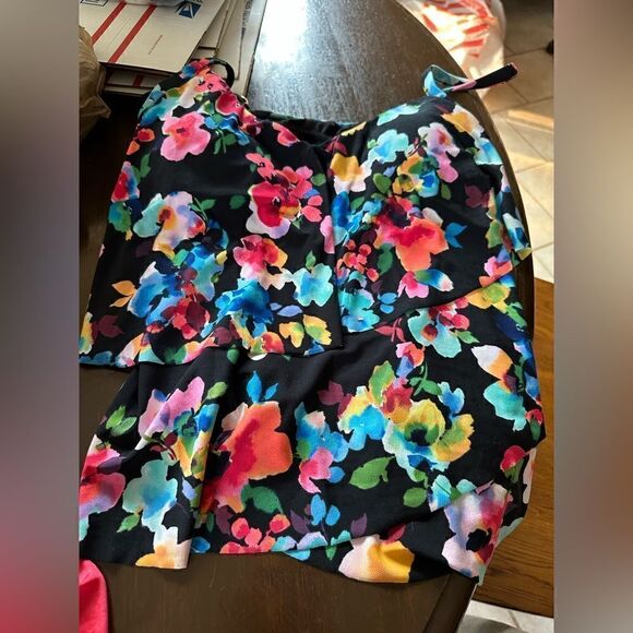 Aquagreen Multifloral Women's UPF 50 V-Neck Angled Tiered Tankini Top NWOT S - Picture 8 of 9